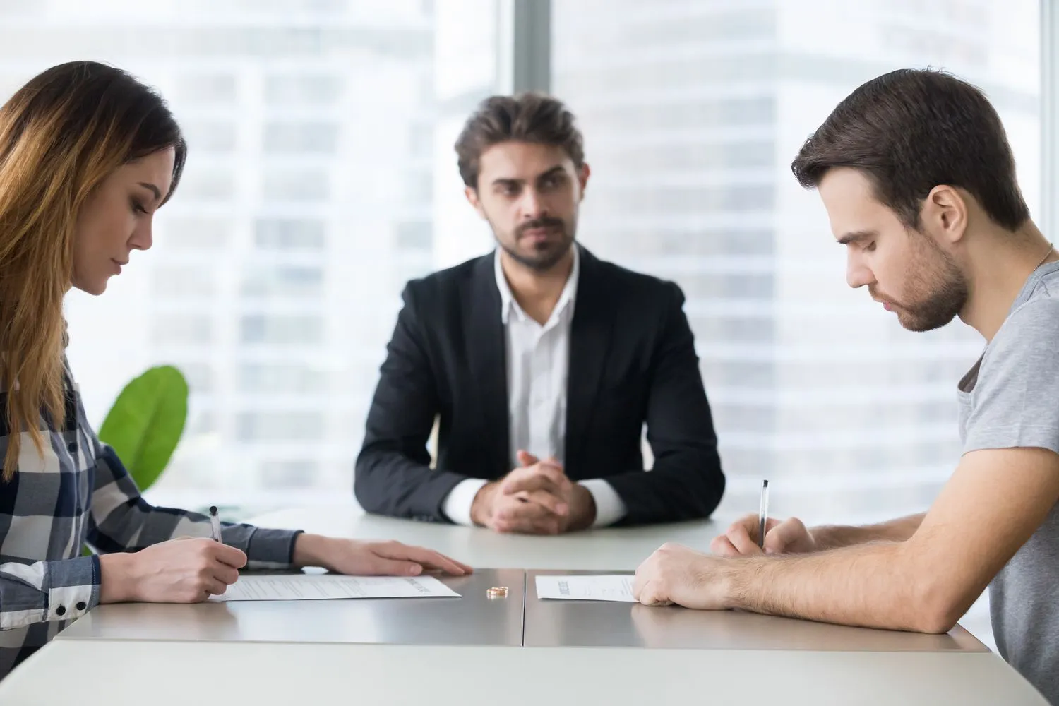 How EH Mediation Guides Couples Toward Fair and Balanced Outcomes Crowthorne